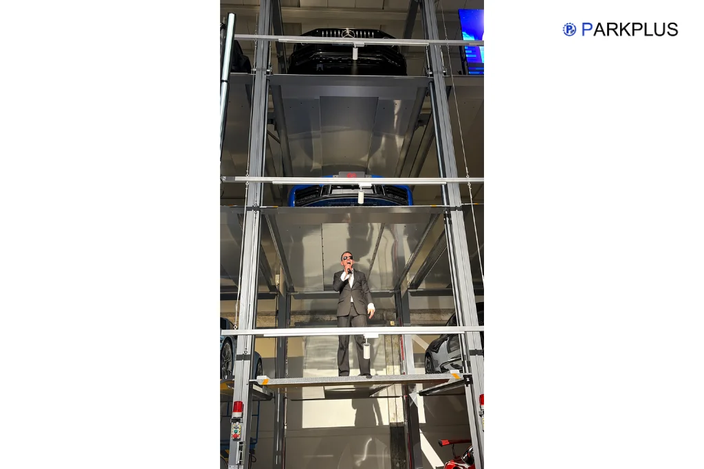 โชว์พิเศษจาก น้อย วงพรู บนเครื่อง Car Stackers